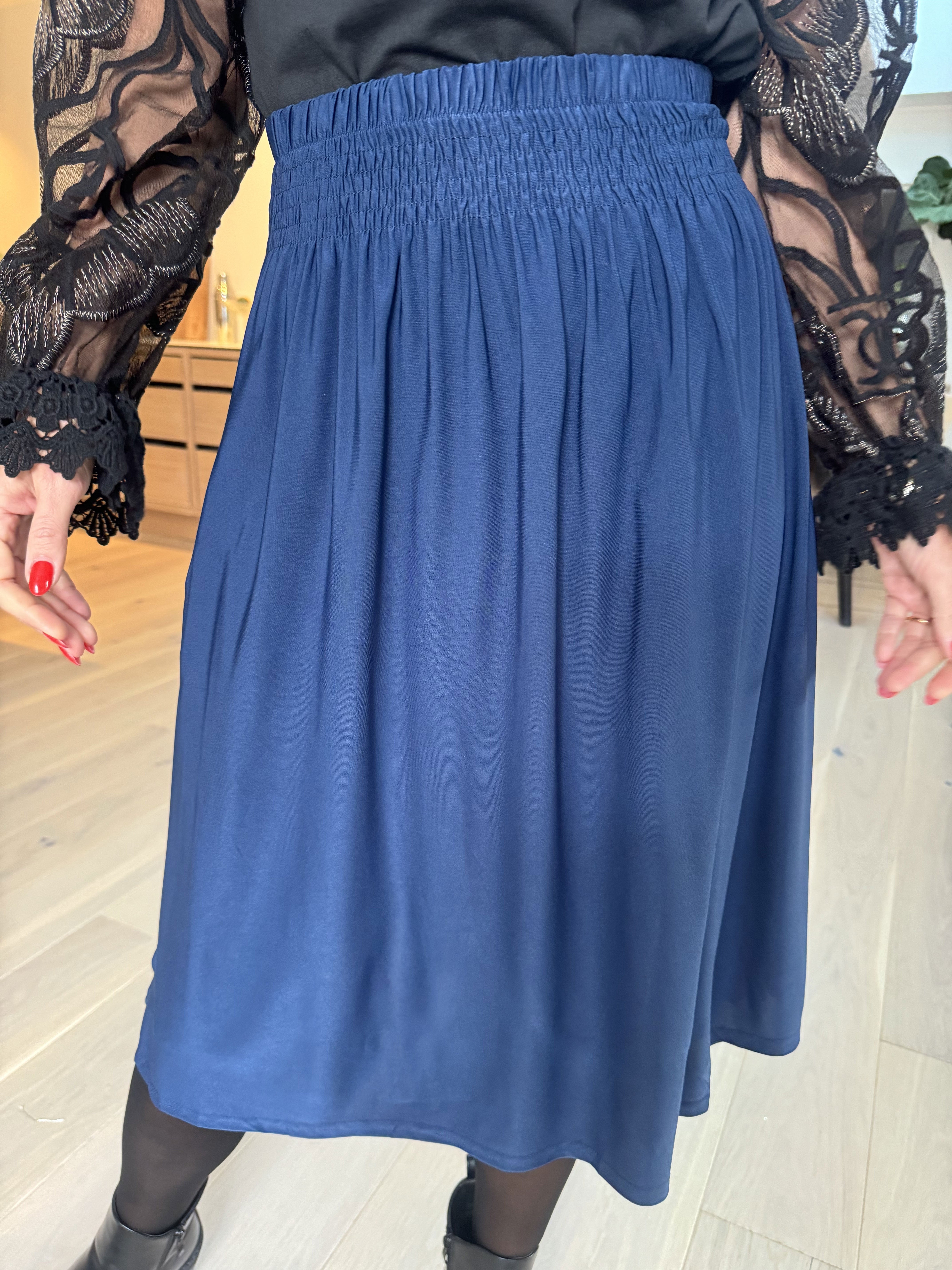 Pams Plain Skirt - Slät kjol i stretchigt tyg